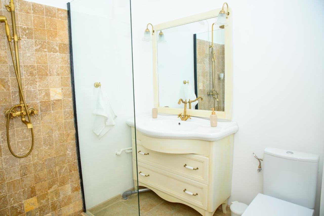 Bistro Centru Vechi Craiova Hotel Ngoại thất bức ảnh