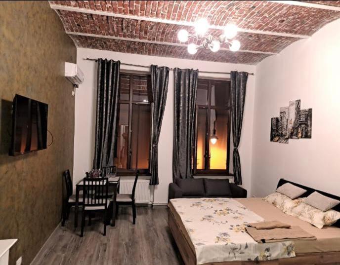 Bistro Centru Vechi Craiova Hotel Ngoại thất bức ảnh